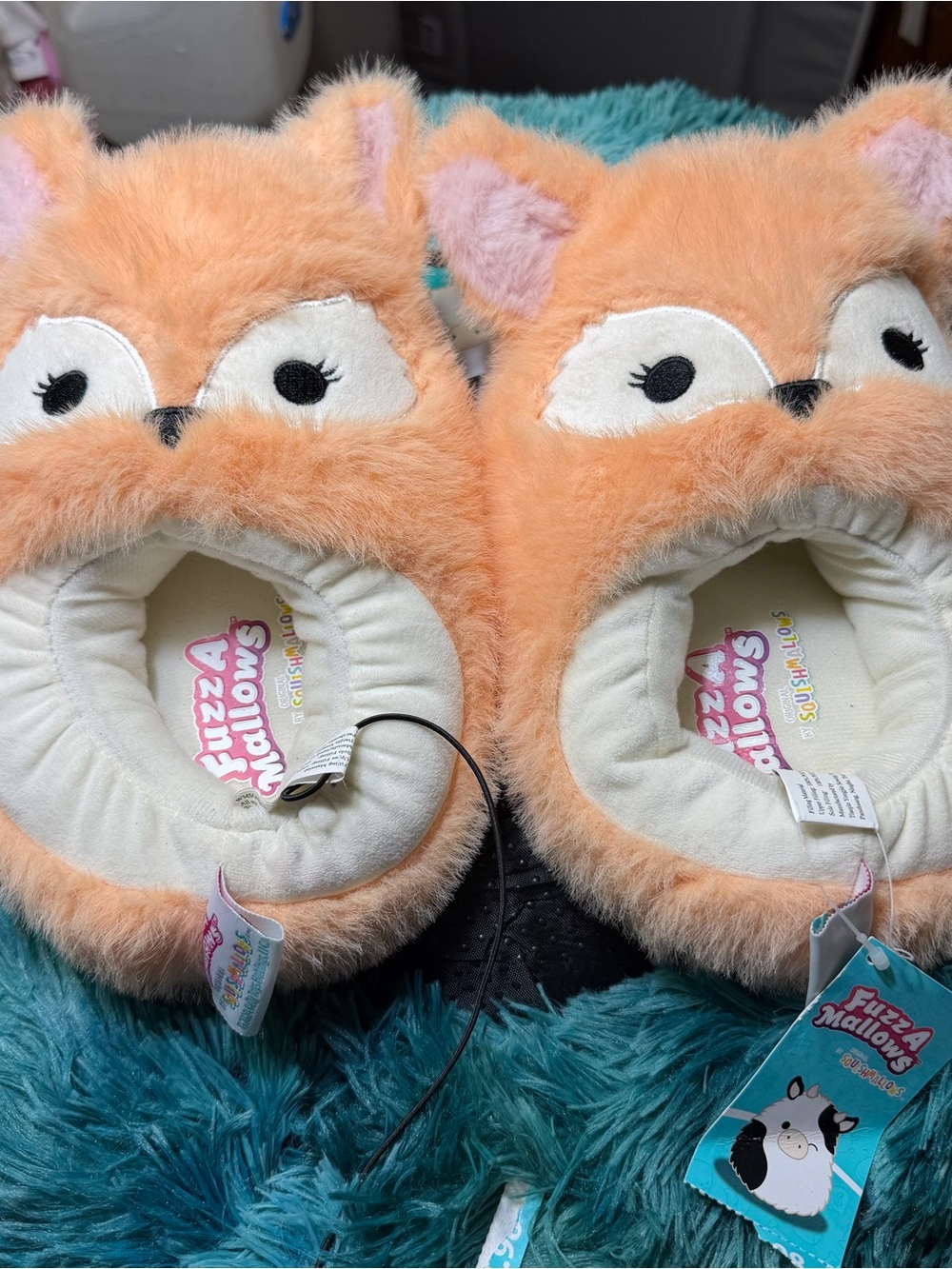 Squishmallow fuzzamallows fox womens slippers house 5 6 nwt